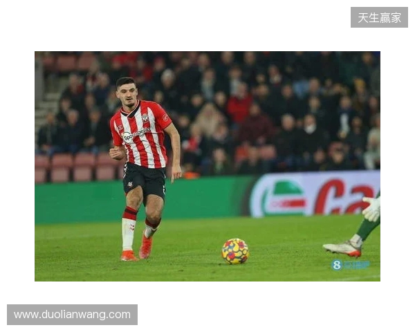 卫报：切尔西球员想要一个能赢得更衣室尊重、气场强大的教练